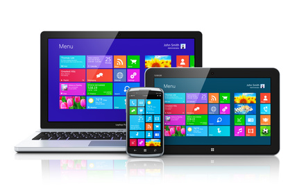 Notebook, Tablett-PC und Mobiltelefon mit Windows 10 für den Download-Bereich